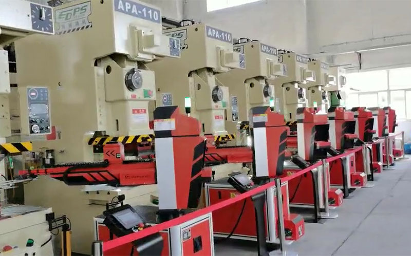 全自動沖壓機(jī)械手